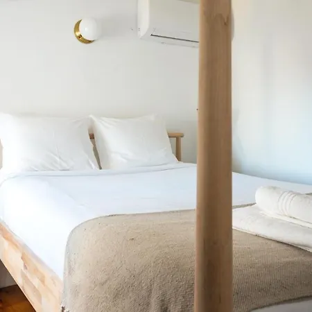 Plum Guide - New Mocambo Lisbon